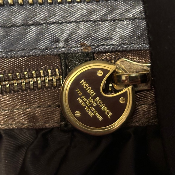 Henri Bendel Oversized Drawstring shoulder bag w dustbag - Picture 4 of 8